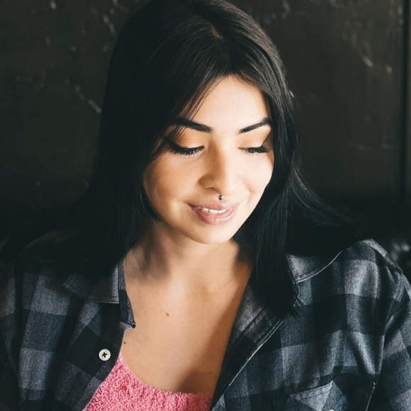 Meet your Posher, MJ - Picture 1 of 1